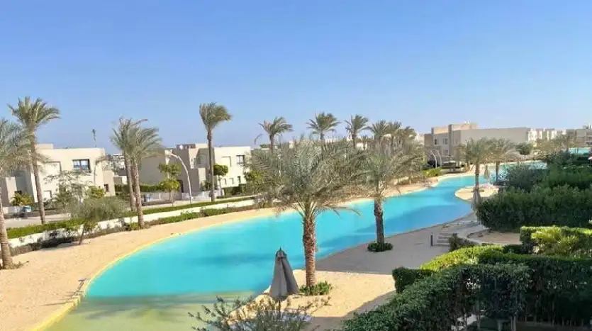 تفاصيل قرية ازها العين السخنة