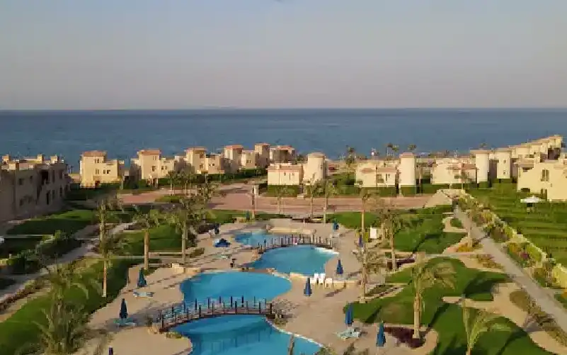 قرية لافيستا جاردنز العين السخنة La Vista Gardens El Sokhna