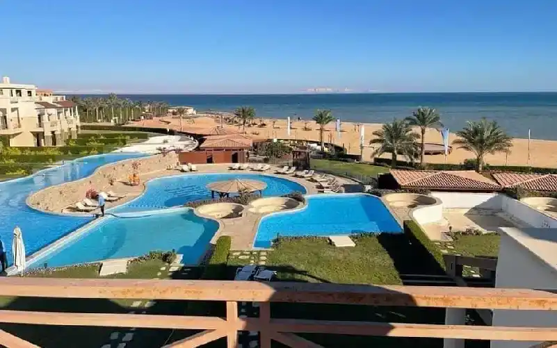 قرية لافيستا جاردنز العين السخنة La Vista Gardens El Sokhna