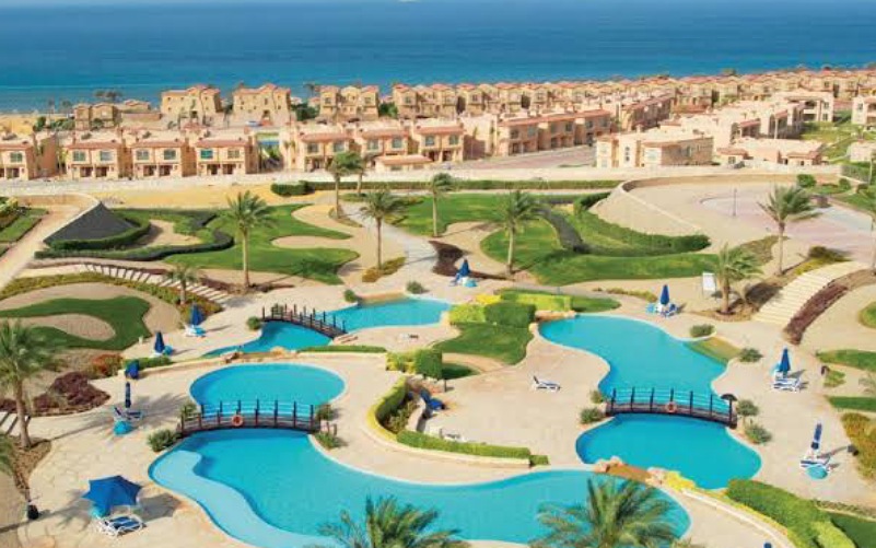 لافيستا توباز العين السخنة