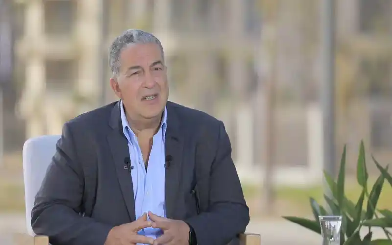 من هو ياسين منصور؟ الرئيس التنفيذي الذي حوّل بالم هيلز لضمانة استثمارية (تحديث 2026)