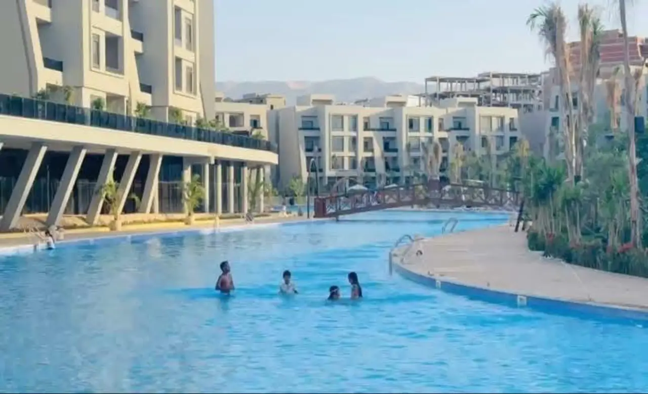 مشروع بيراميدز العين السخنة
